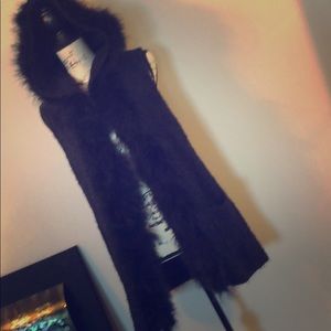 Feather Sweater vest